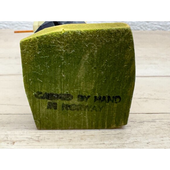 Vtg Hand Carved Wooden Figurine 4" Boy With Violin Made In Norway - Picture 6 of 8